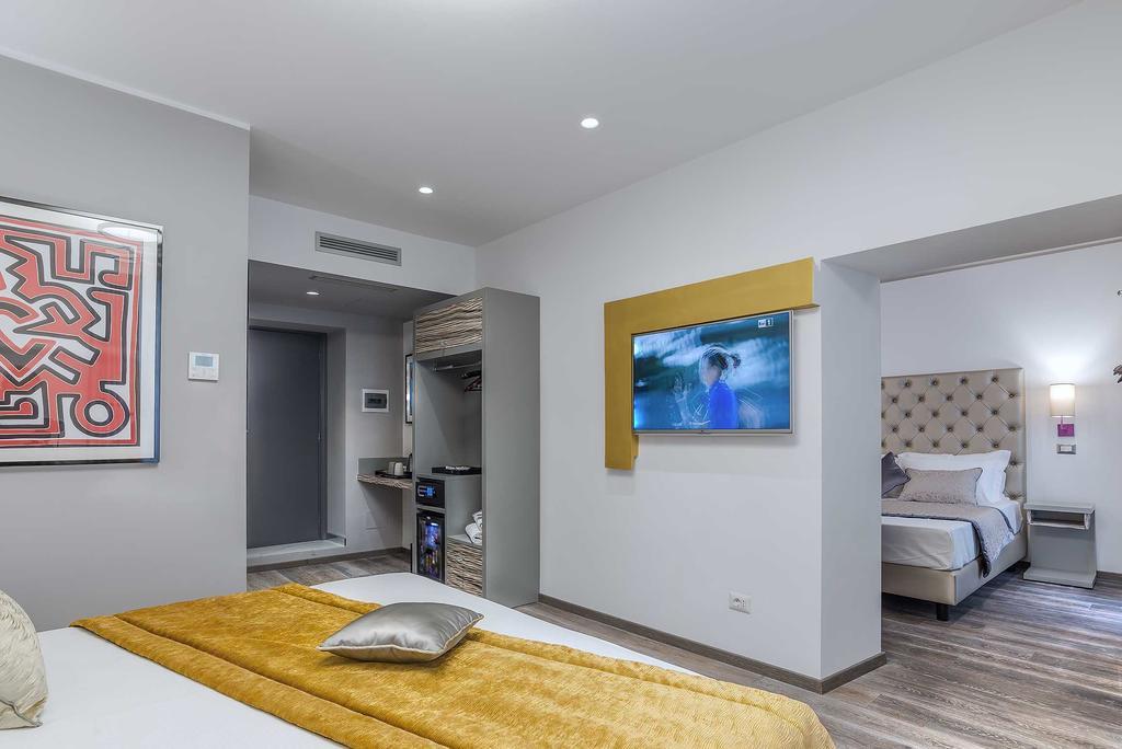 Colonna Suite Del Corso Рим Екстериор снимка