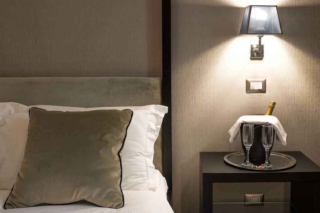 Colonna Suite Del Corso Рим Екстериор снимка
